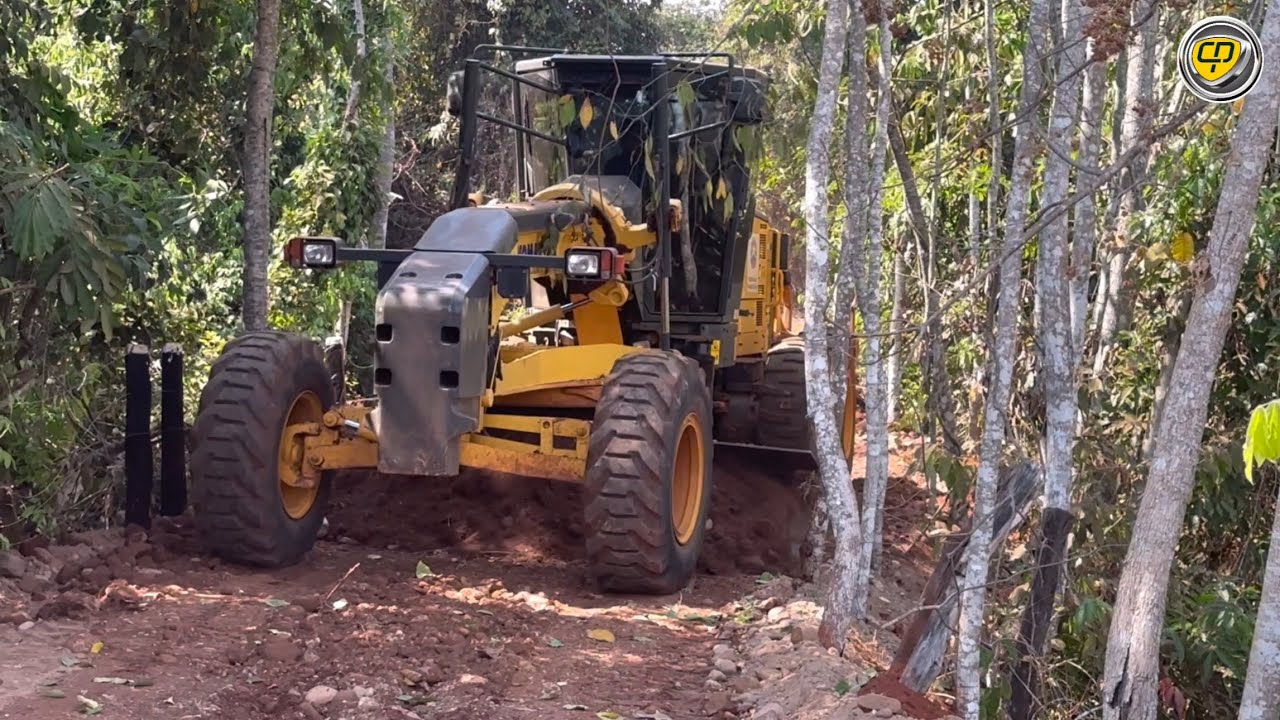 CASCALHAMENTO DE ACESSO ESTREITO DE REPRESA/Motoniveladora/Patrol/Patrola/Road Grader/Motor Grader.