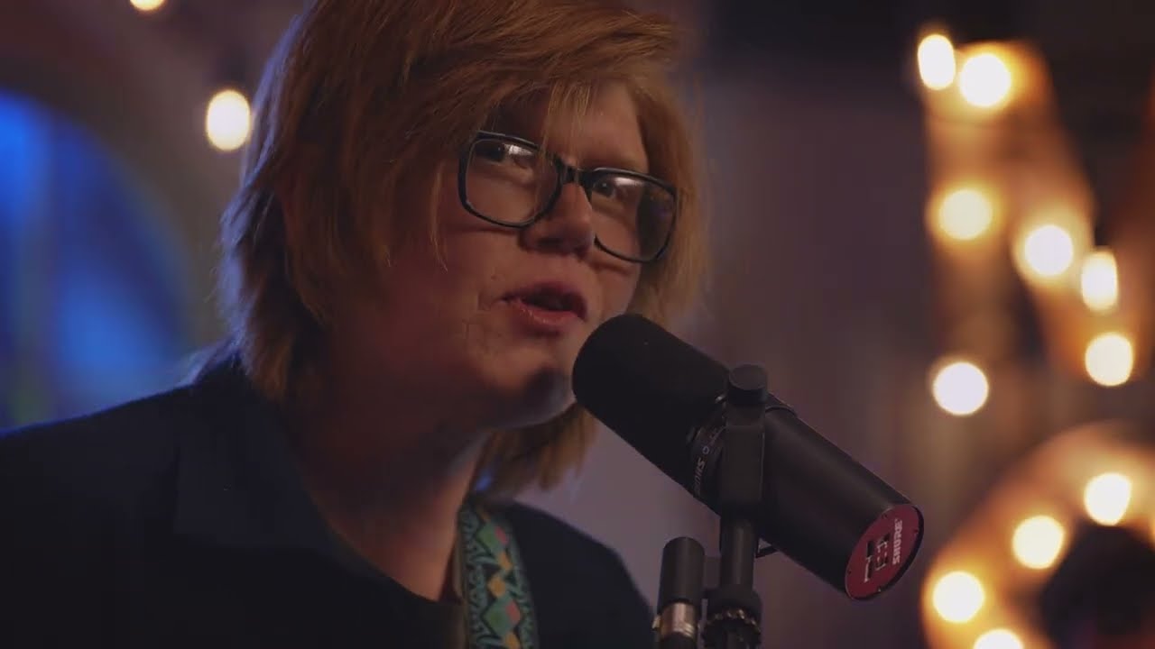 Brett Dennen - Comeback Kid (Live on BOE)