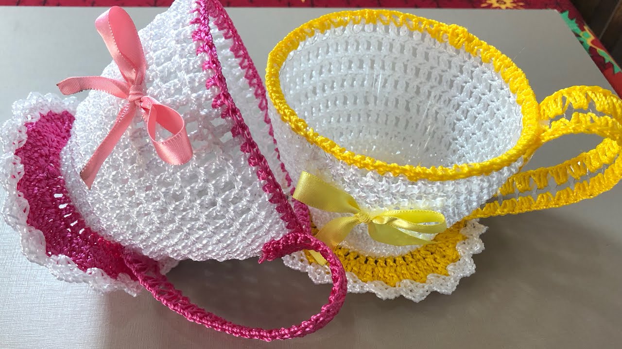 Xícara para decoração,feita de material reciclável.