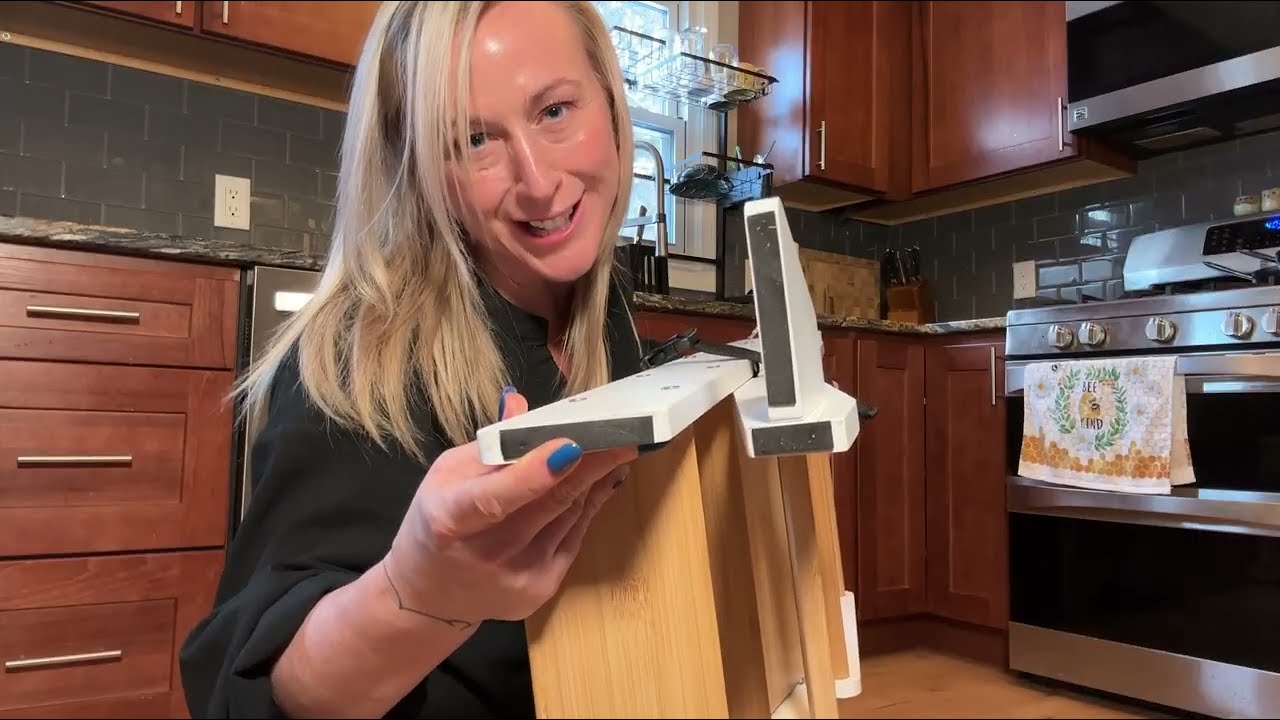 In-Depth Mom of Two Review of Toddler Tower Step Stool