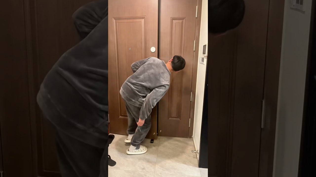 🚨 The SCARIEST Way Thieves Enter Homes! Protect Yourself NOW! 🔥 #Shorts