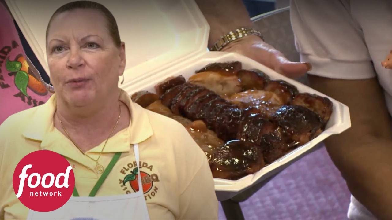 O júri prova as caixas de carne de porco cheias de sabor | Mestres Churrasqueiros | Food Network