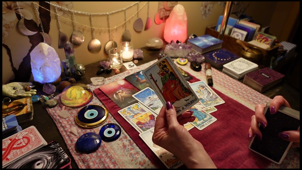 CANCER Full Moon: This Person Wants To Talk. Will You Answer The Call...   LOVE TAROT