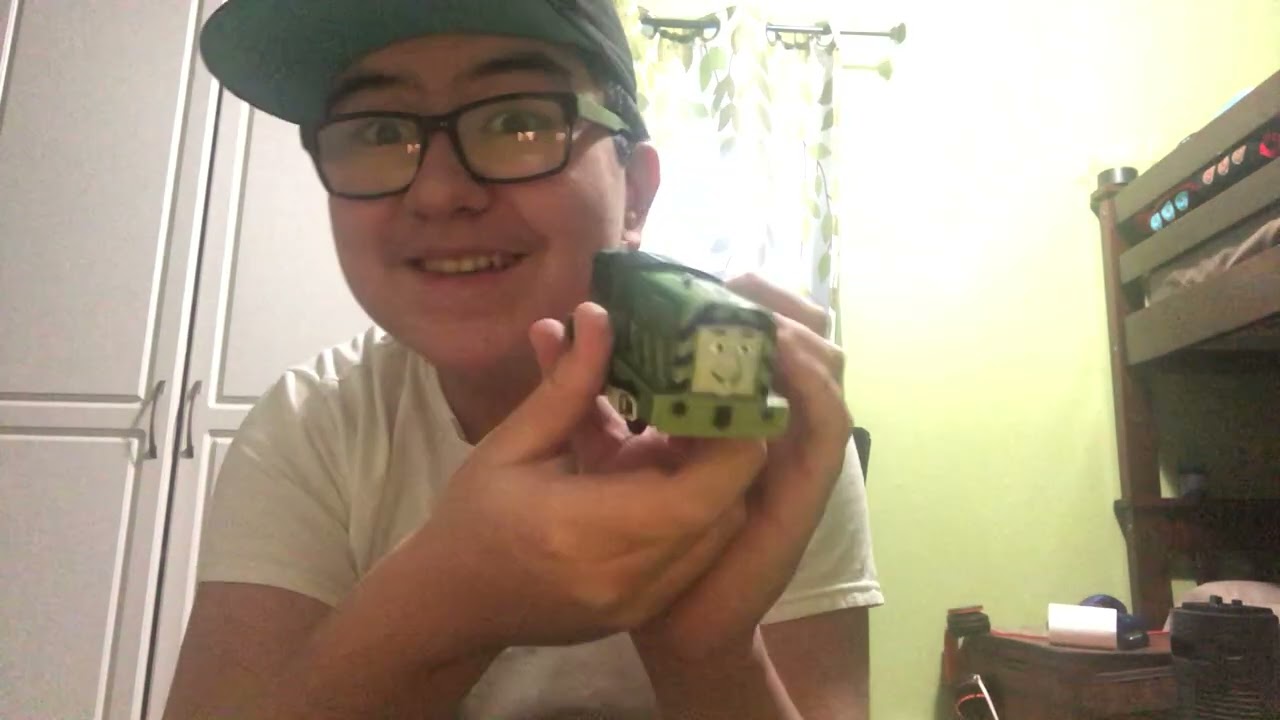 Unboxing and reviewing Trackmaster GREEN SALTY