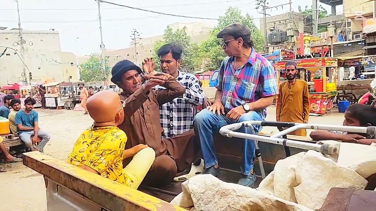 RIKSHAW BAND HO GYA 😅😅 || रिक्शा बन्द हो गया @MrManzoorcomedian