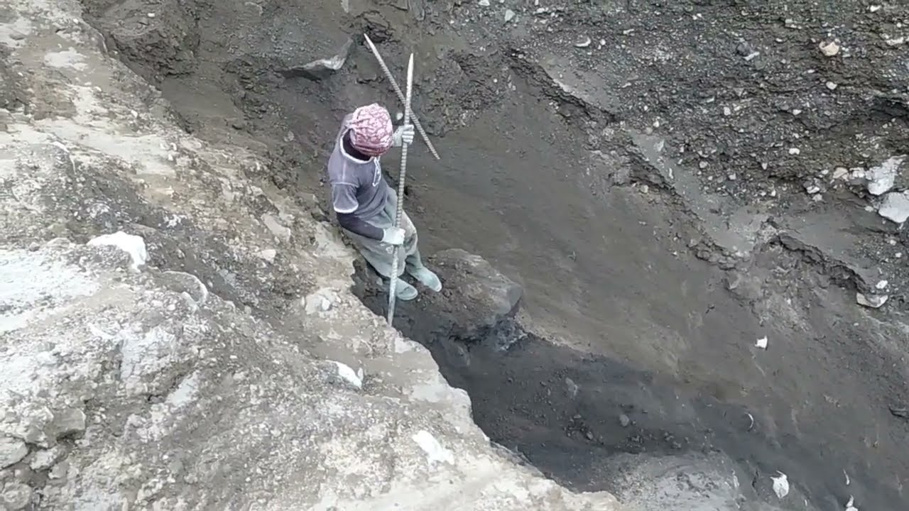 mencongkel batu di tebing butuh proses lama