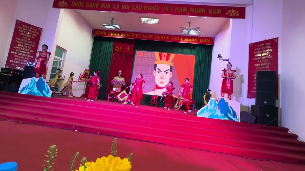 Nam quốc sơn hà - Đất nước lời ru 