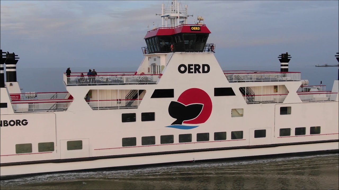 Veerboot 'Oerd' onderweg vanaf Holwerd naar Ameland