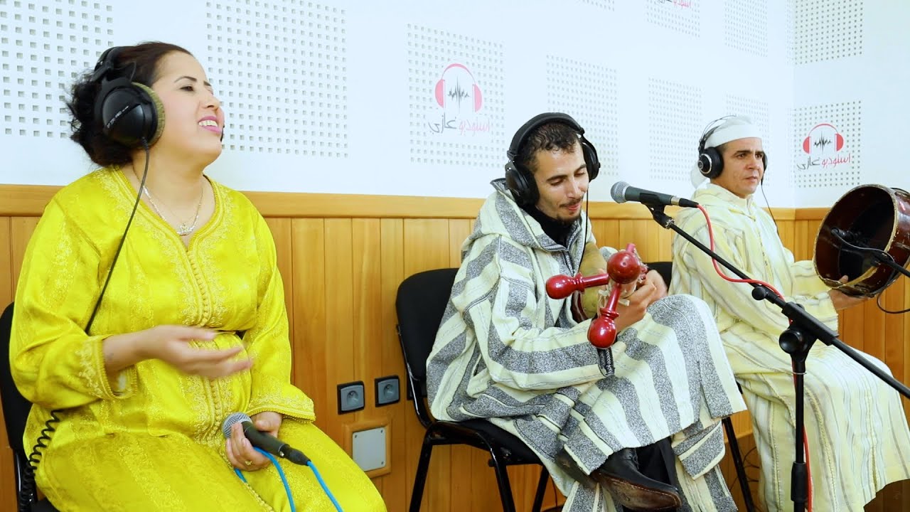 Youness baami fatima twlkadit - adach inikhقصيدة  ديال هاد الوقت