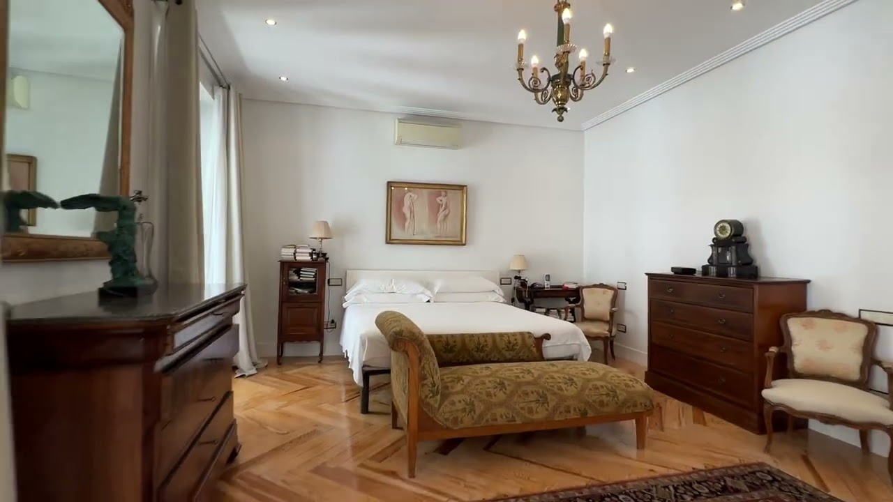 Visita Privada Venta - 11 Balcones exteriores -5 dormitorios- semireformado-Centro-Palacio