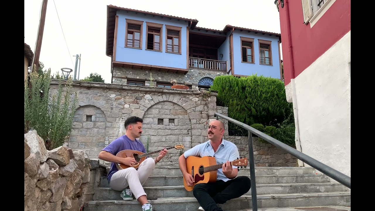 Θα κάνω ντου βρε πονηρή , στίχοι Κώστας Βίρβος , μουσική Βασίλης Τσιτσάνης 1953