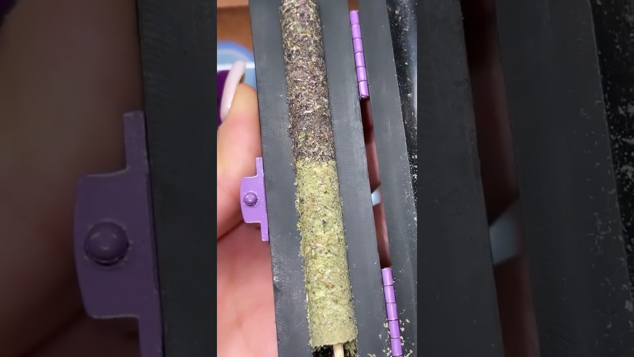 It&rsquo;s so simple to perfect the roll with our CannaMold kit 💜🙌