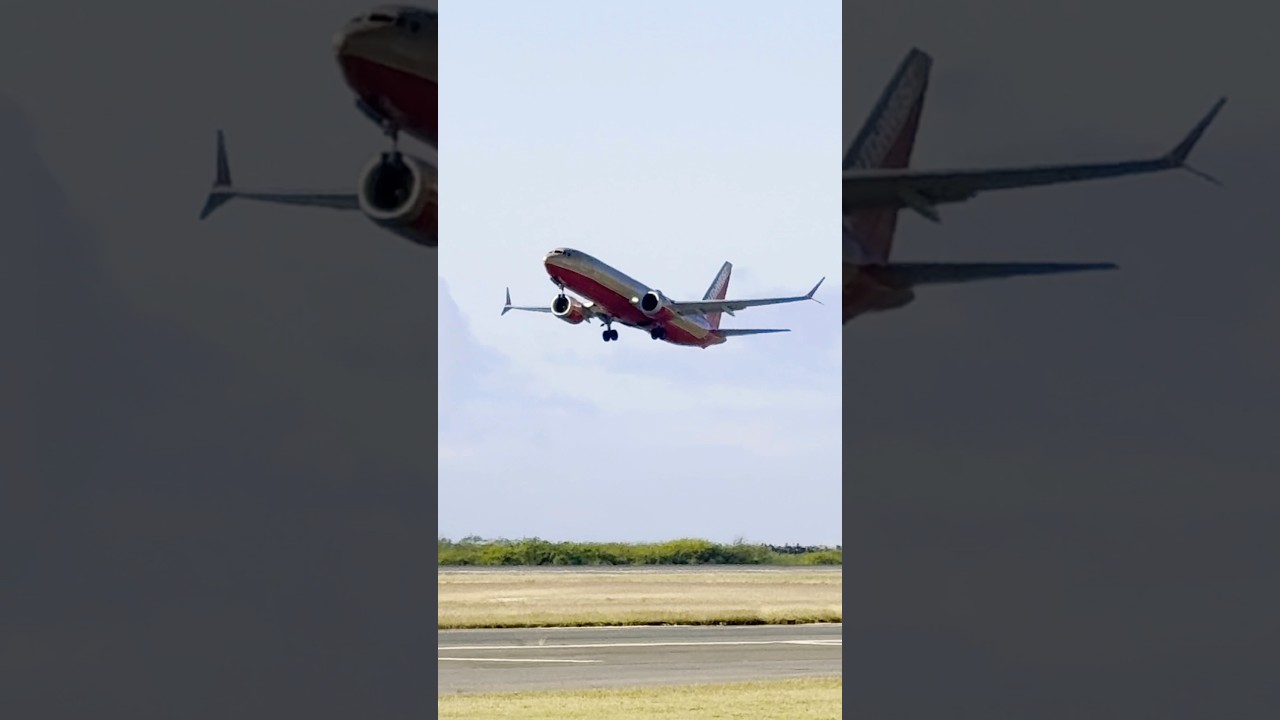 Southwest B737 Desert Gold Livery takeoff #southwestairlines #b737max #hnlairport