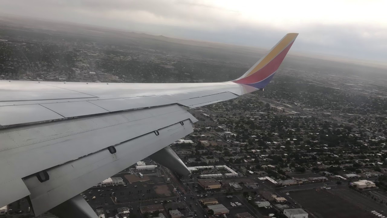 Southwest Airlines 737-700 Landing in Albuquerque