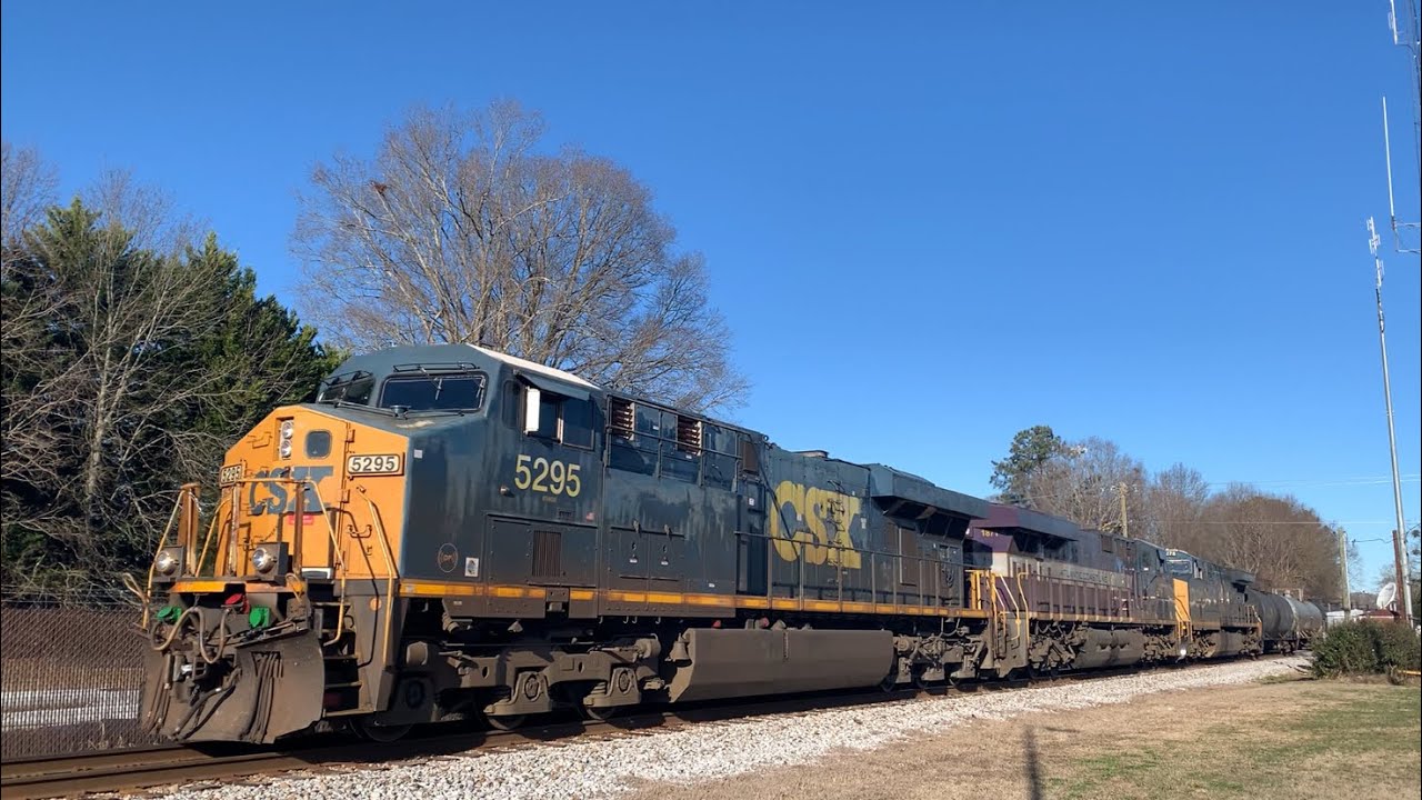 CSXT 1871 Trails In Between 5295 & 7278 on M693-11 Through Woodruff, SC!