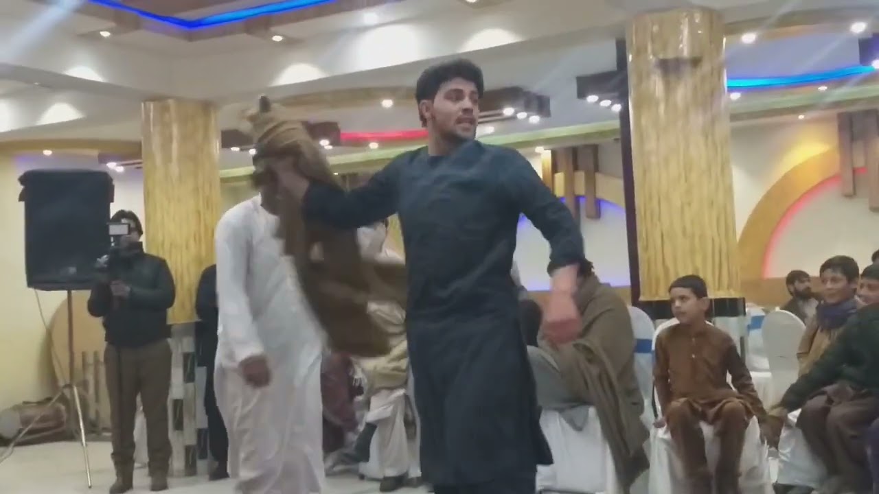 Enjoy mast Afghani dance 🕺 #foryou #viral #trending #dance 