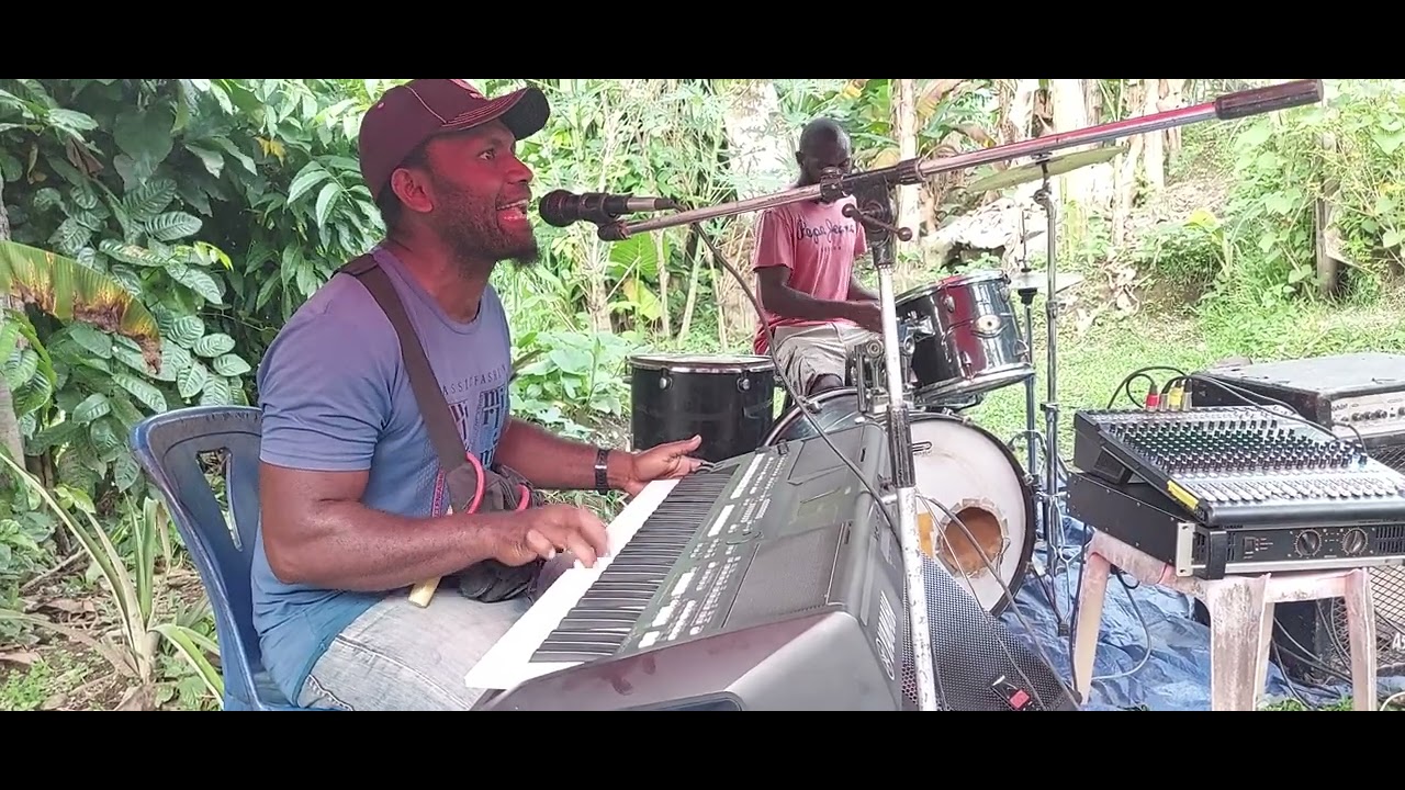 Some live praise connection for The Glory of God...intimacy Musiq