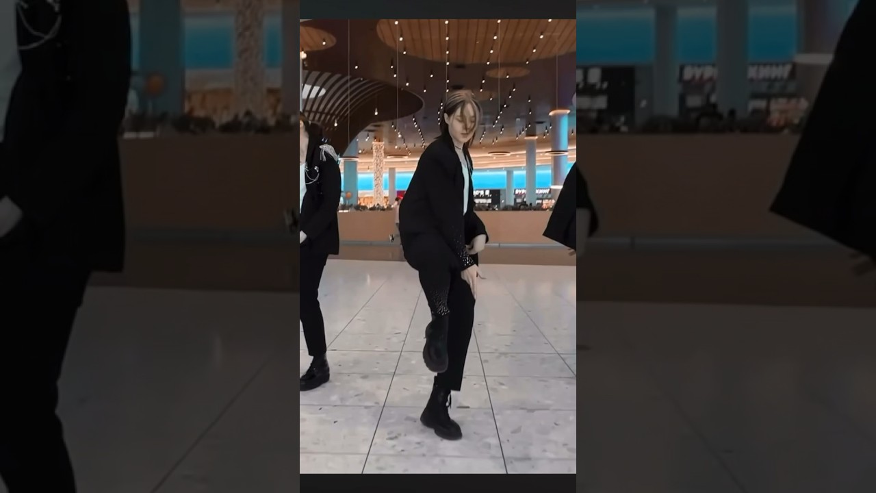 TXT - Back For More (Taehyun) #coverdance #kpopinpublic #txt #txtbackformore #txtcoverdance #txtmoa