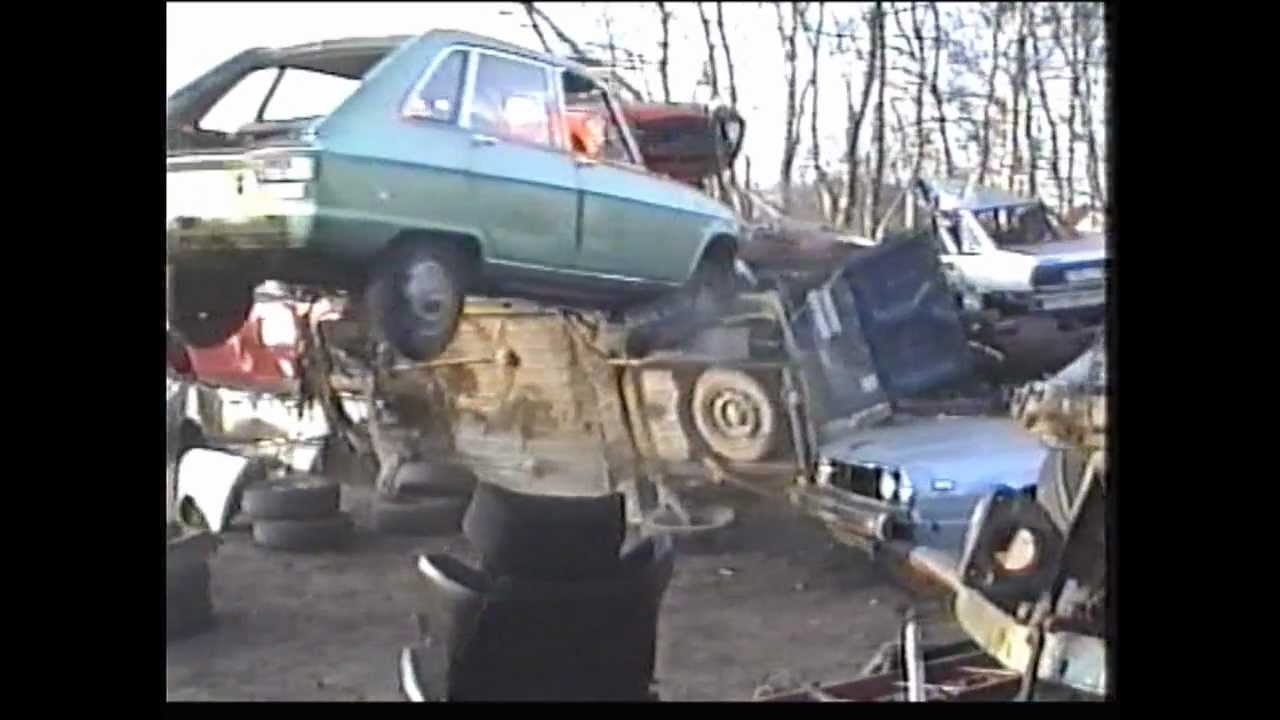 Renault 4 crash compilation
