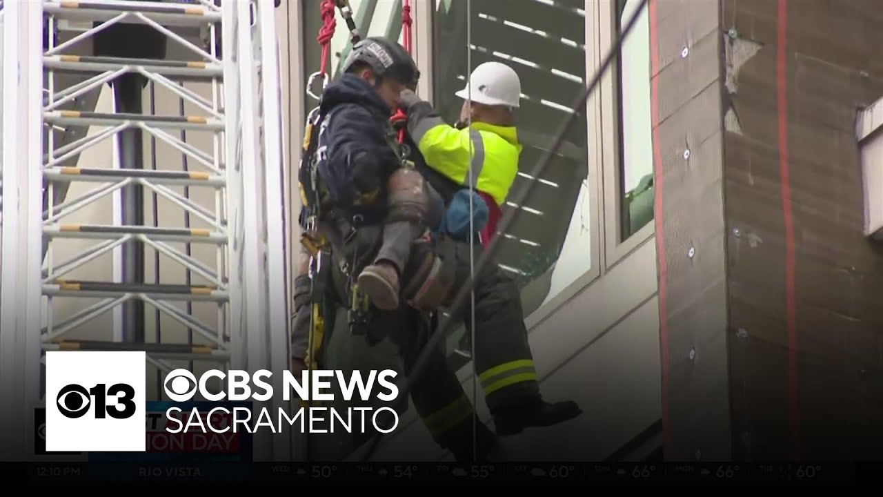 2 people rescued from broken Sacramento building scaffolding