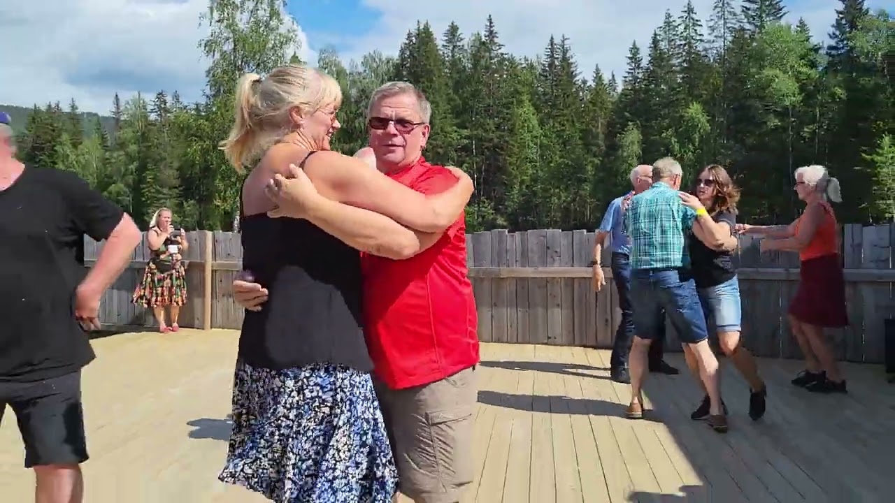 Reinlender med Aage Sogns på Dokka Camping Dansnytt Vigdis Øie