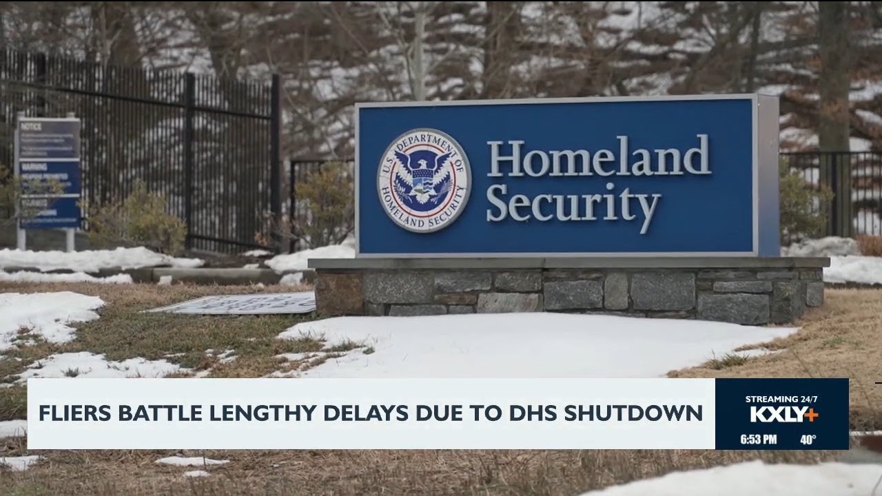 Из-за приостановки работы Министерства внутренней безопасности США авиарейсы задерживаются на дли...