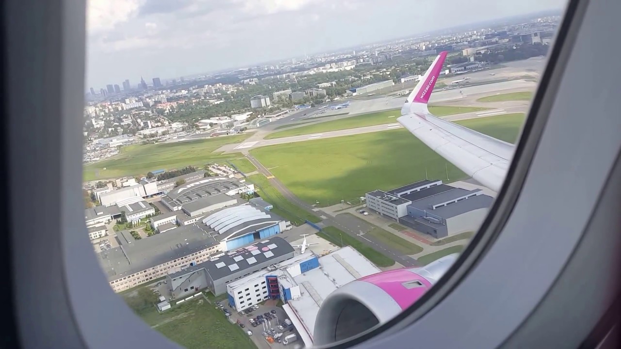 Airbus A321 take-off Wizz Air Chopin (WAW) Airport