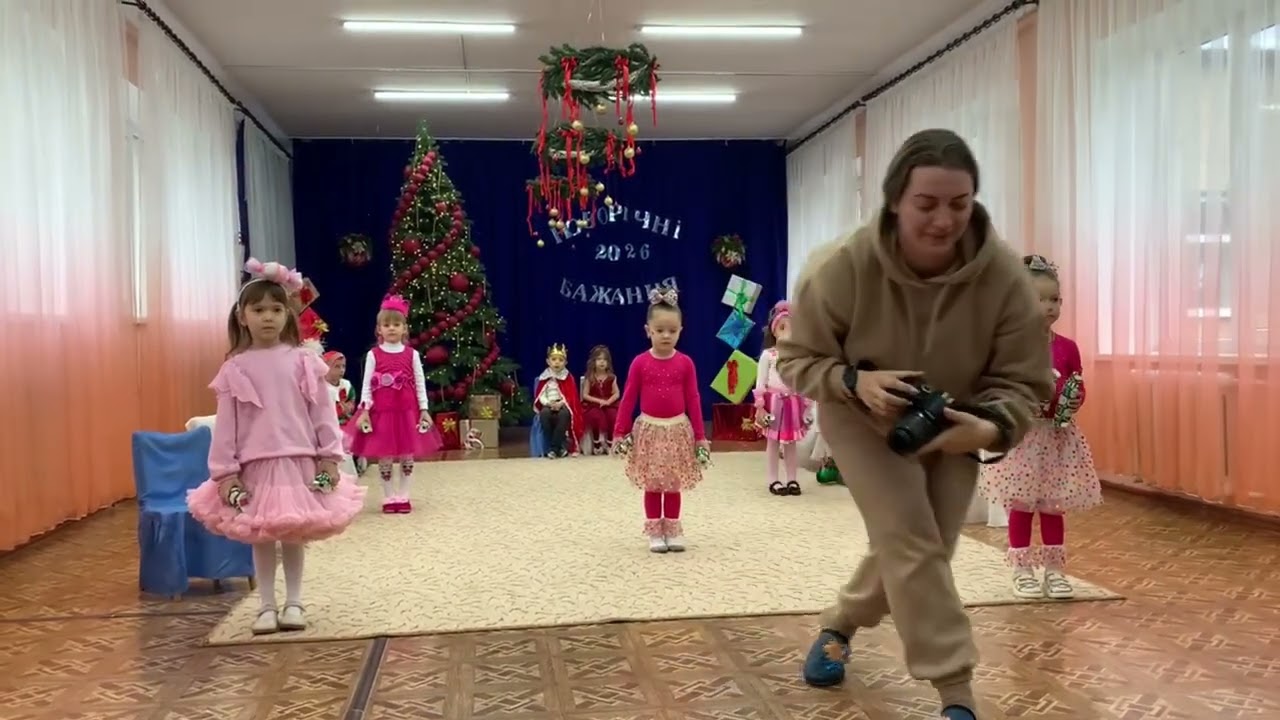 Новорічне свято в середній групі 