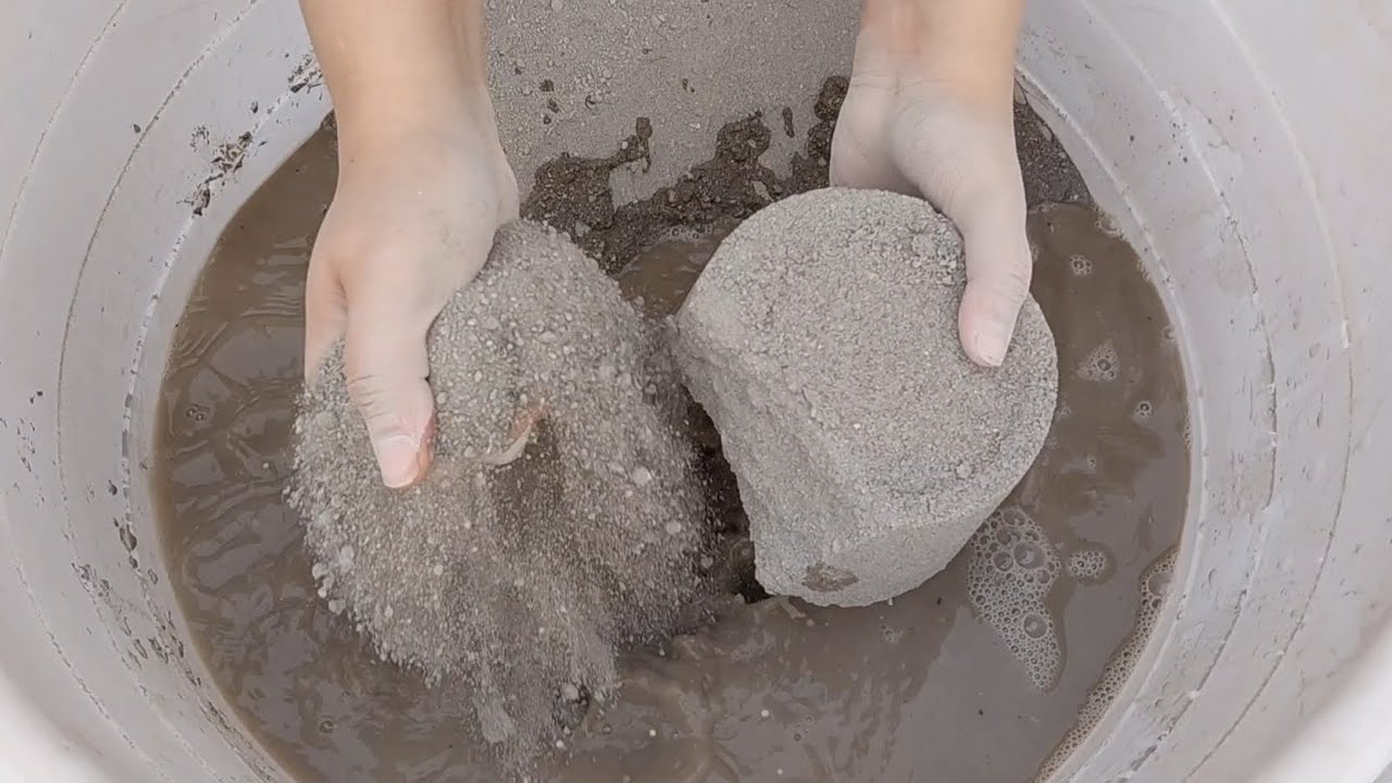 Sand cement crush crumbling 🎶 Oddlysatisfying videos 😌 dusty 🌪 crush dipping yumm