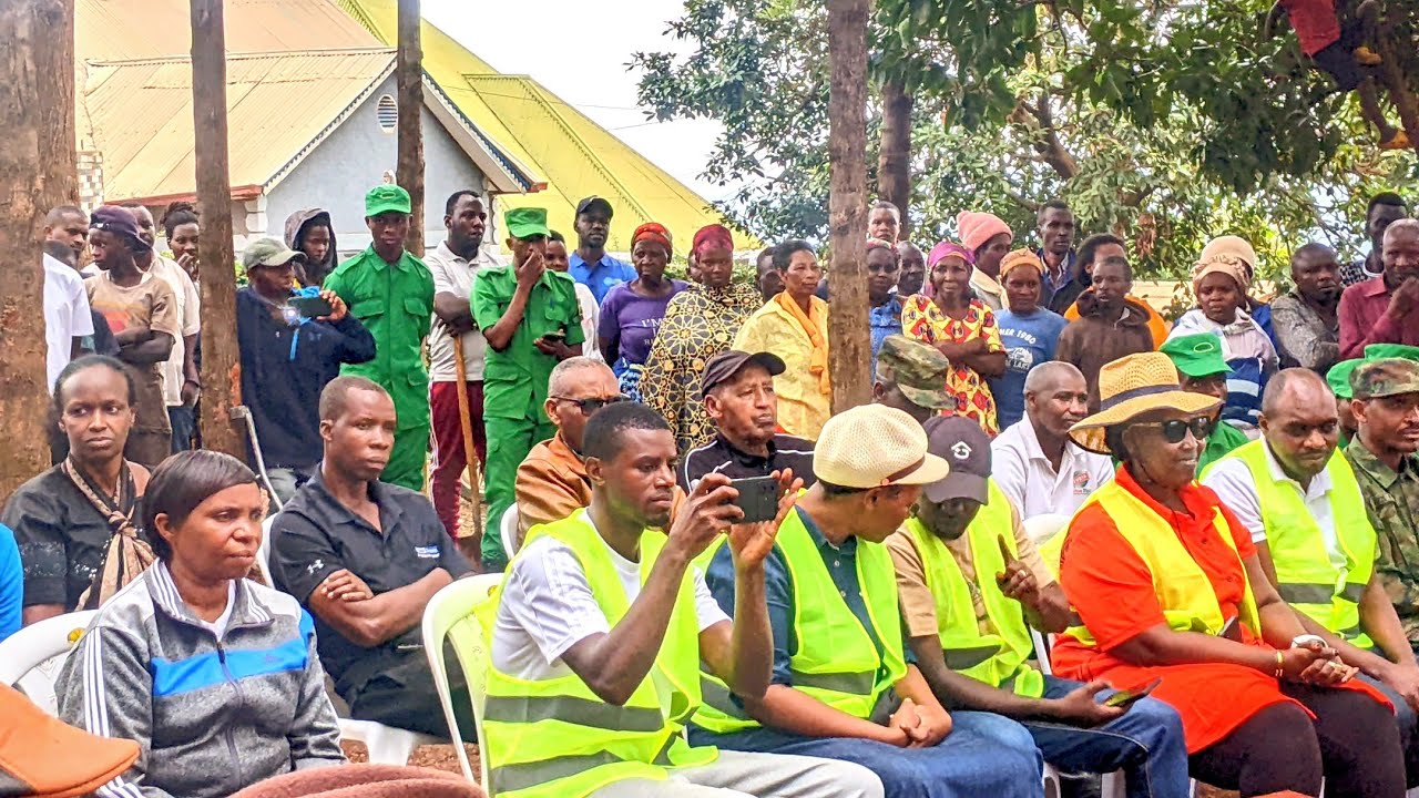 Mumuhanda wasanywe nabaturage kubufatanye n, umurenge wa bumbogo umuturage turashoboye 