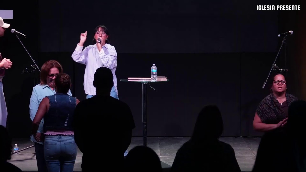 Experiencia de Domingo • Una Iglesia En Misión Representa a Dios • Nathalia Marin