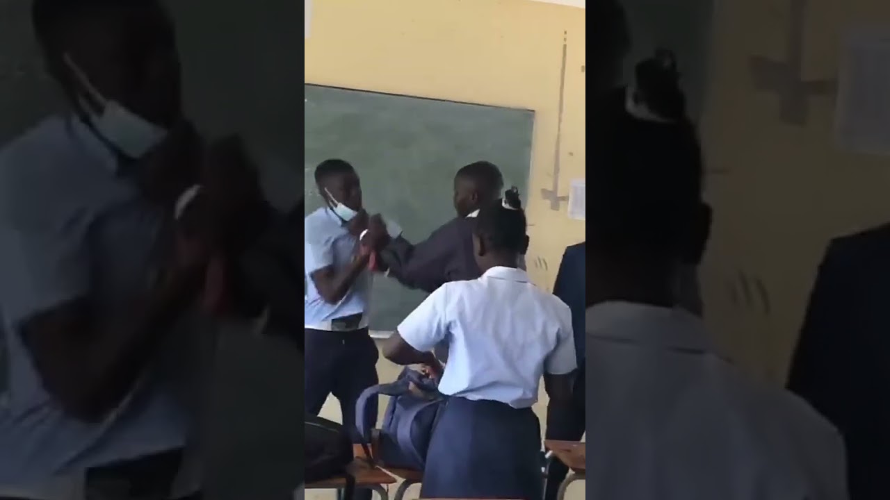 Most funniest fight at school in Namibia😅😅😂