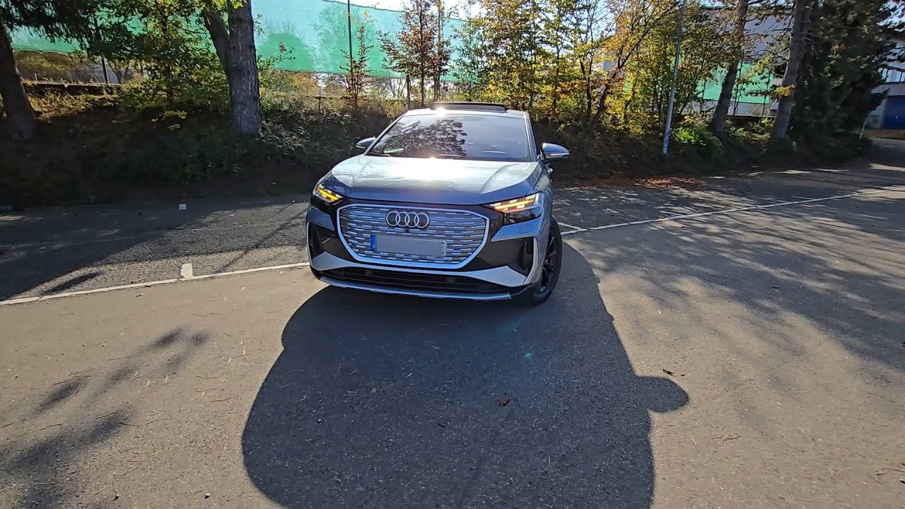 2025 Audi Q4 Sportback 55 e-tron quattro -  Auto Test // exterior, interior, features