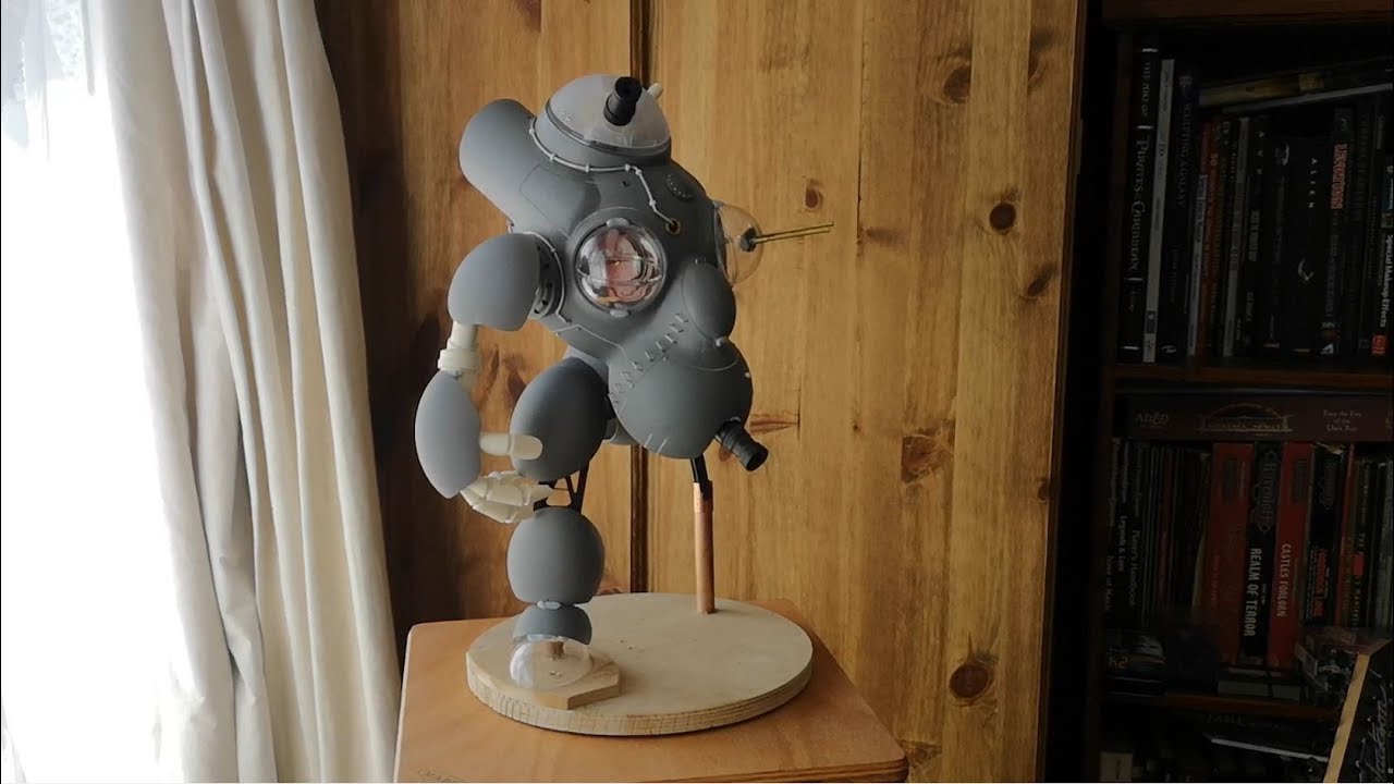Scratchbuilding a Mech from Clear Plastic Baubles Part 1