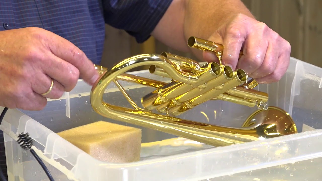 Vask av messinginstrumenter
