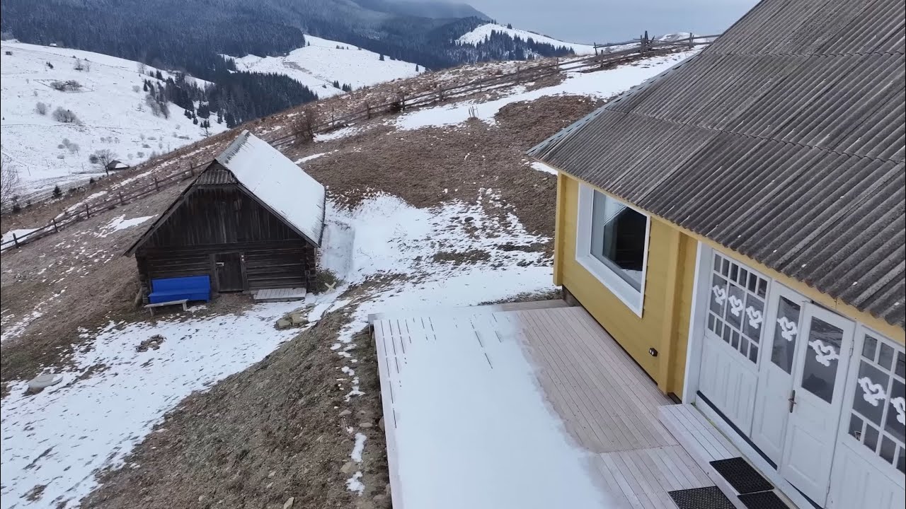Поселилися в найвищій хатині у високогірному селі Красник