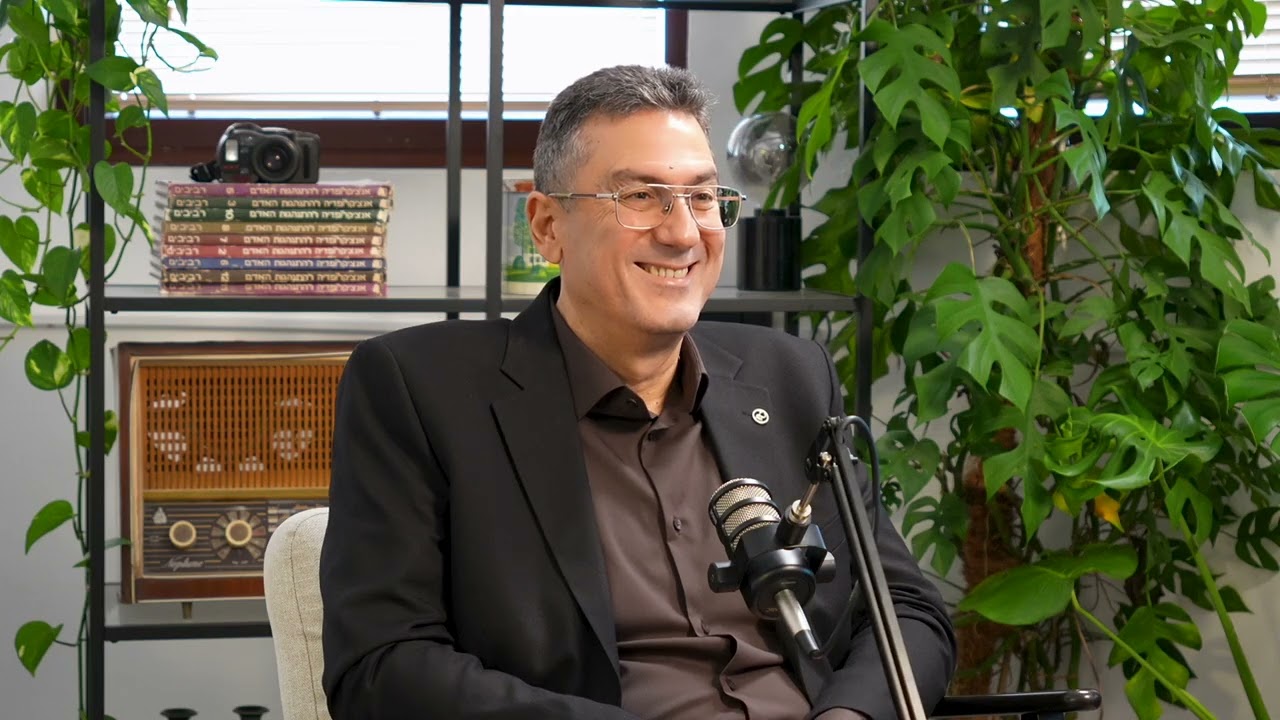 פרק 6 - מאיר מארח את פרופ׳ ראול אורביטו.