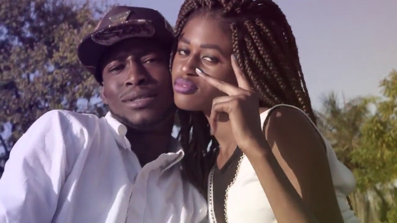 Bidomatt feat Diakkdo clip Office My Town