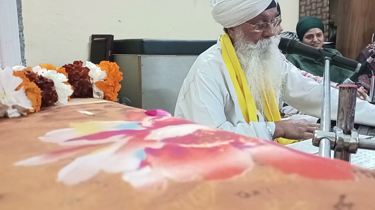 'BinBhagaanSatsangNaLabhai'@Delhi home of BibiSurjitkaur @ VishnuGn  b4 BhaiRamSingh's simran sesion