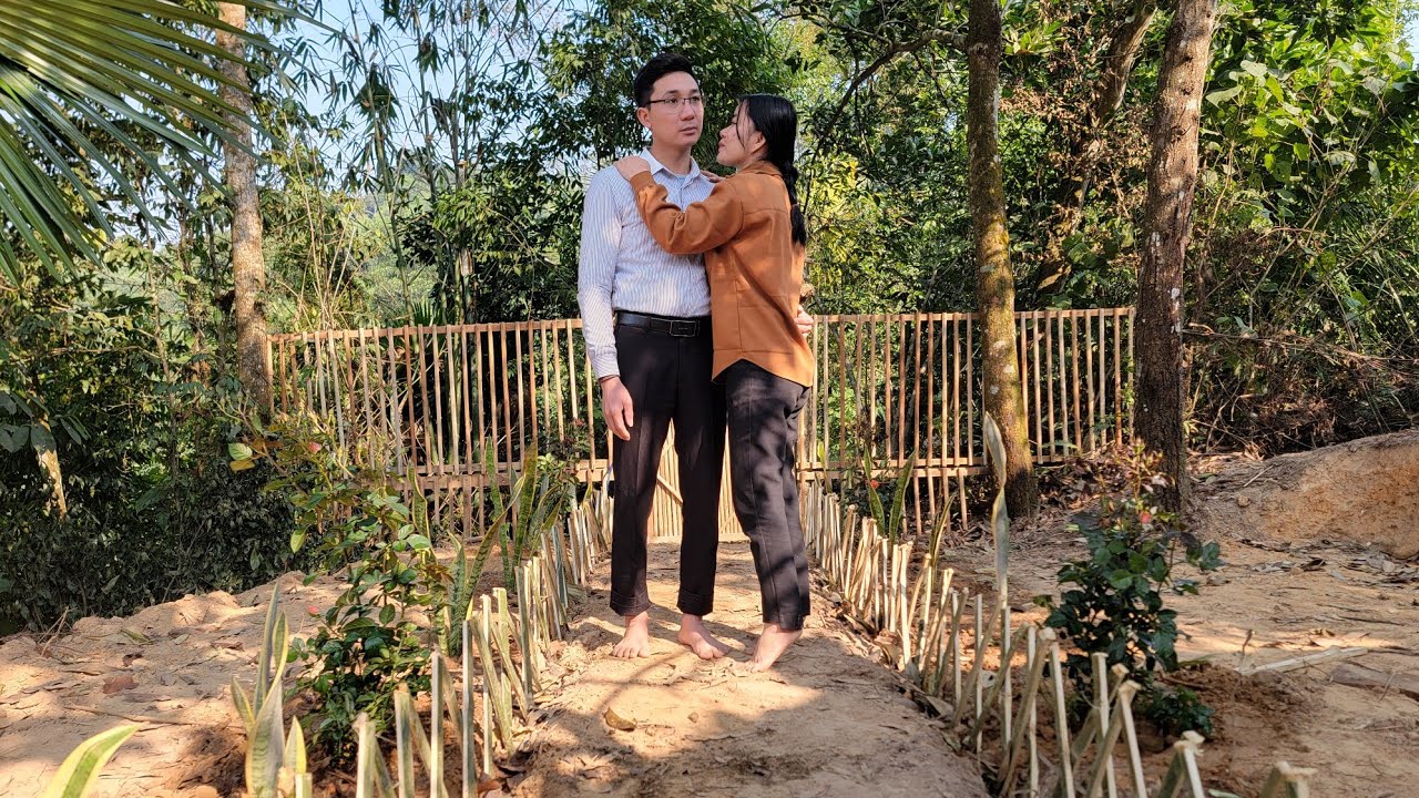 The engineer is sick, but he still helps the single mother (Tieu Ly) take care of the garden.