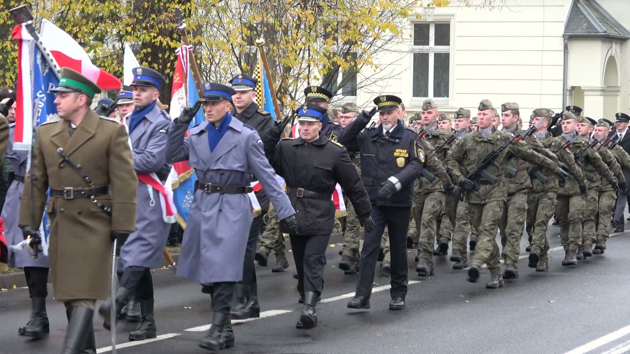 Defilada w Koszalinie z okazji Narodowego Święta Niepodległości
