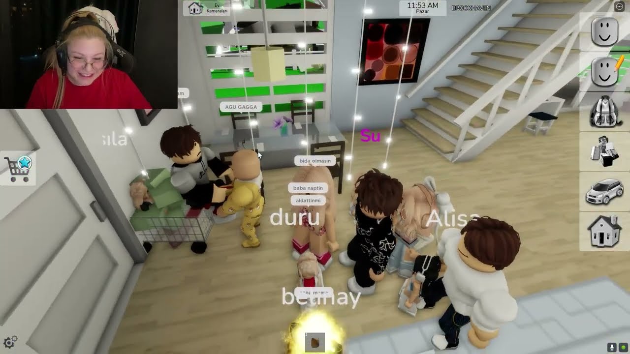 İNSANLARIN EVLERİNİ GÖZETLEDİM😱ROBLOX BROOKHAVEN RP #roblox #brookhaven #rp