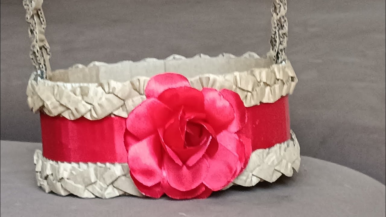 Como fazer Cesta de papelão 100% encantadora  com trança artesanal e rosa de cetim