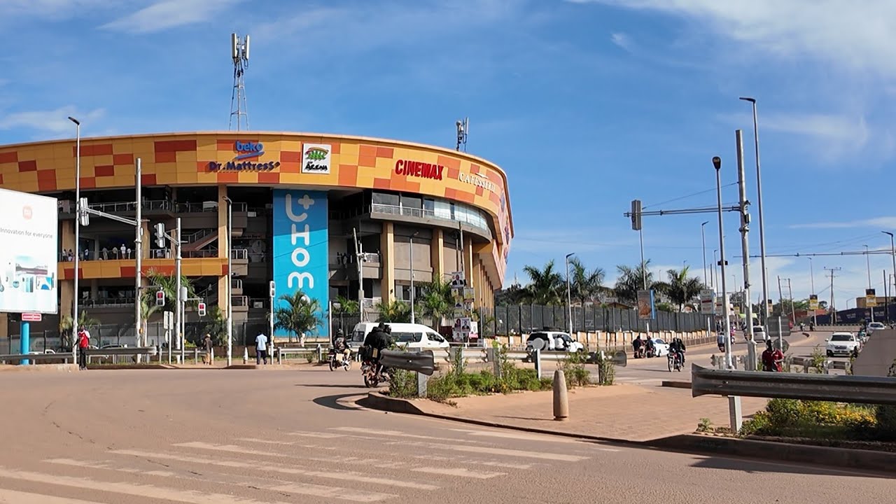 Красота города Кампала после дождя в ноябре 2025 года