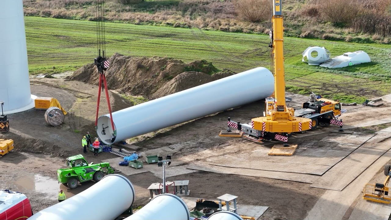Melle  Westendorf 05.11.2024-Aufbau Windkraftanlage