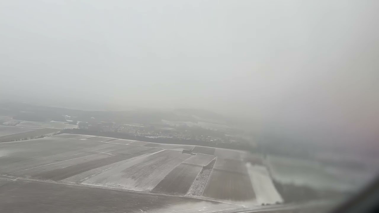 Take off from frozen Vienna b 737 #austrianairlines #klmroyaldutchairlines #b737 #boeing #takeoff 