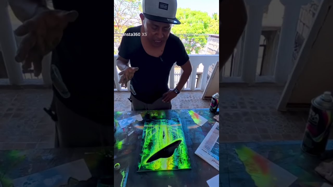 UFO 🛸 painting! UV light 💡