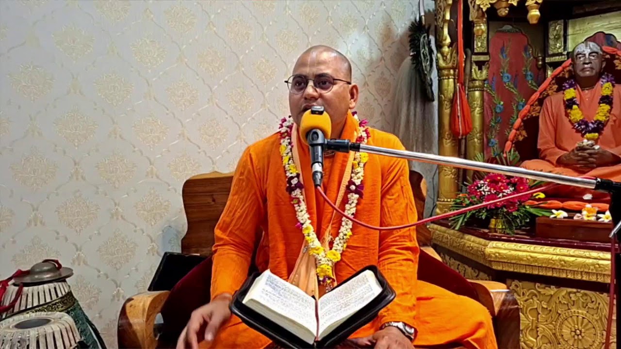 Sunday Evening feast Program Shrimad Bhagawat Gita Class by HG Dhritatma Prabhuji