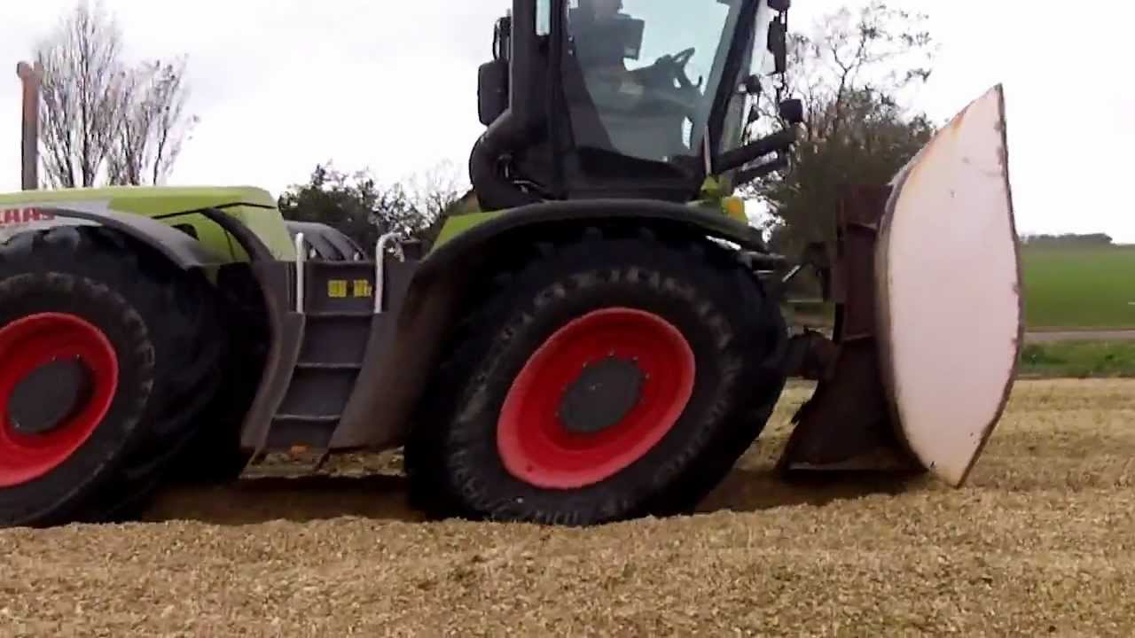 Claas xerion 3800 met maisschuif van ATTexel
