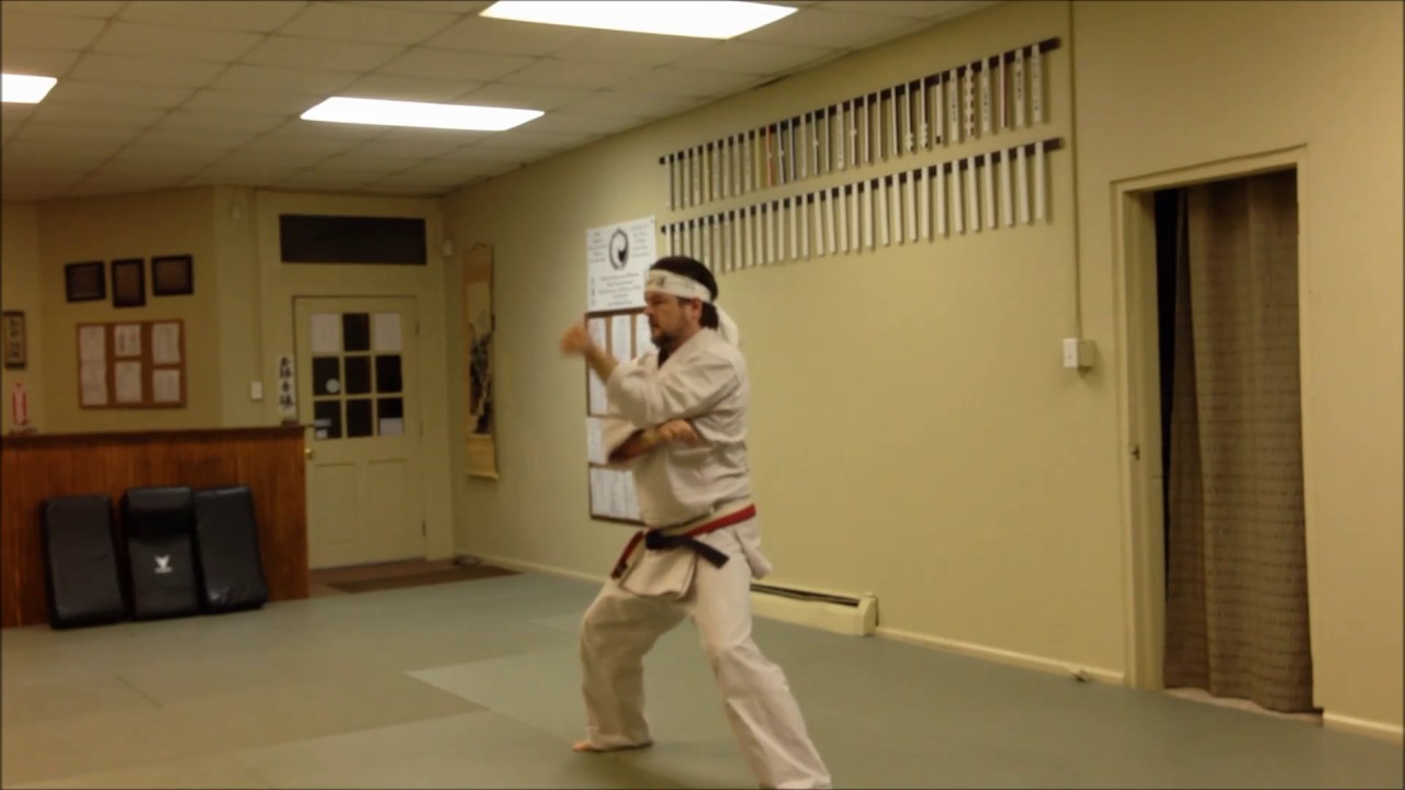 Naihanshi Kata   (Shorin Ryu Karate)